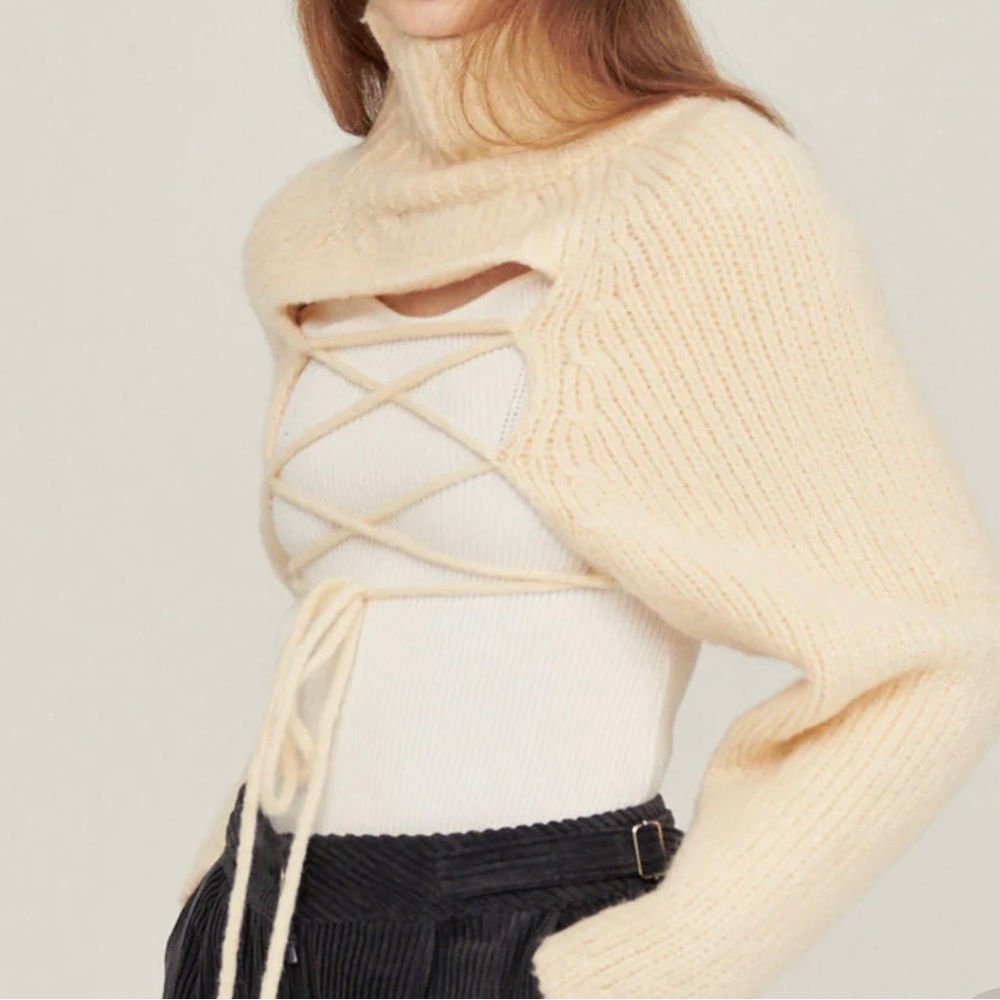 Whitney Two-way Cropped
Sweater